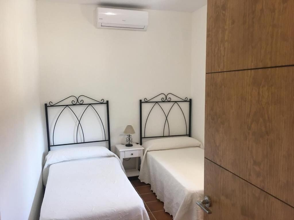 Casa Rural La Maestra Ronda Luaran gambar