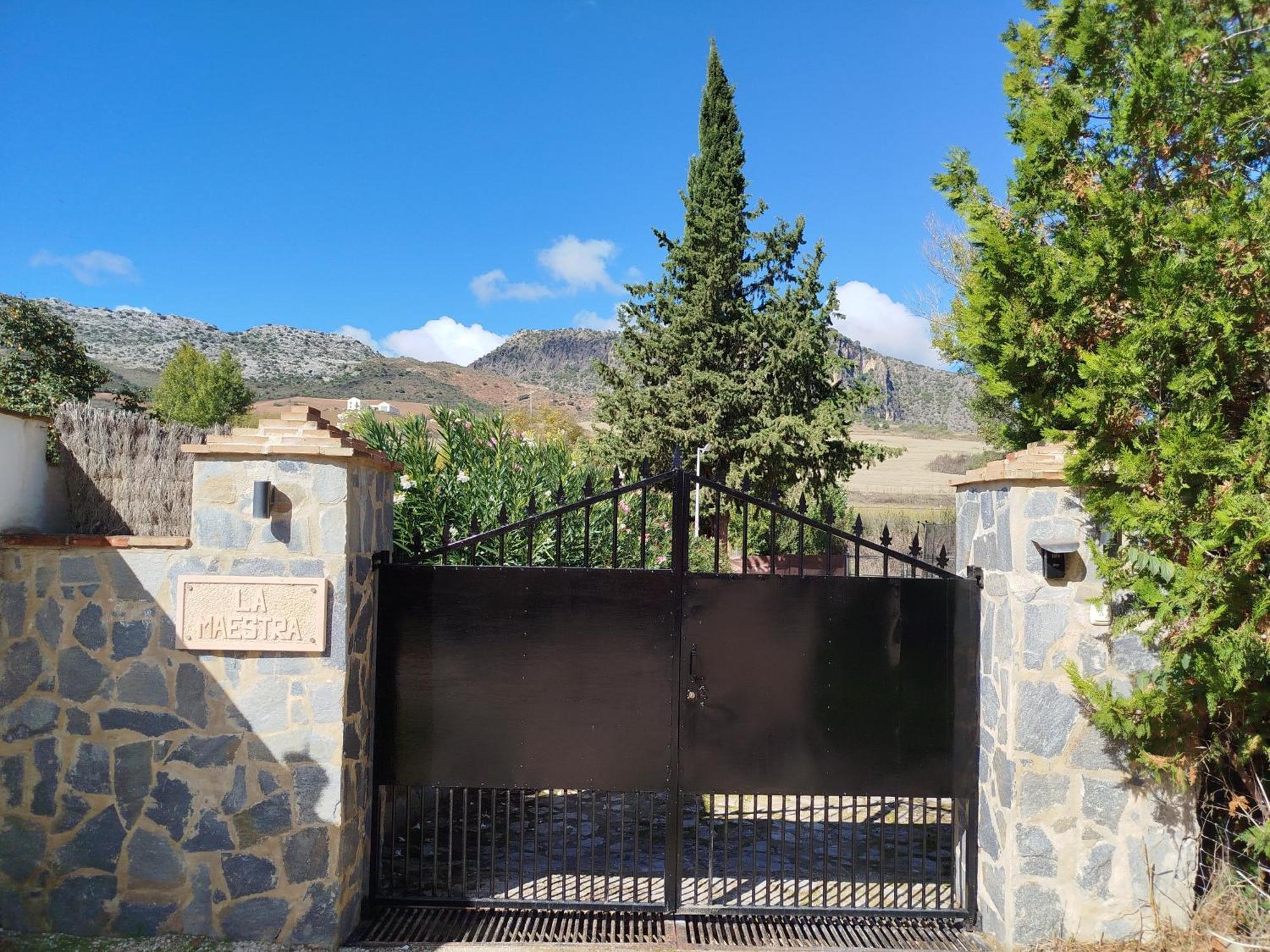 Casa Rural La Maestra Ronda Luaran gambar