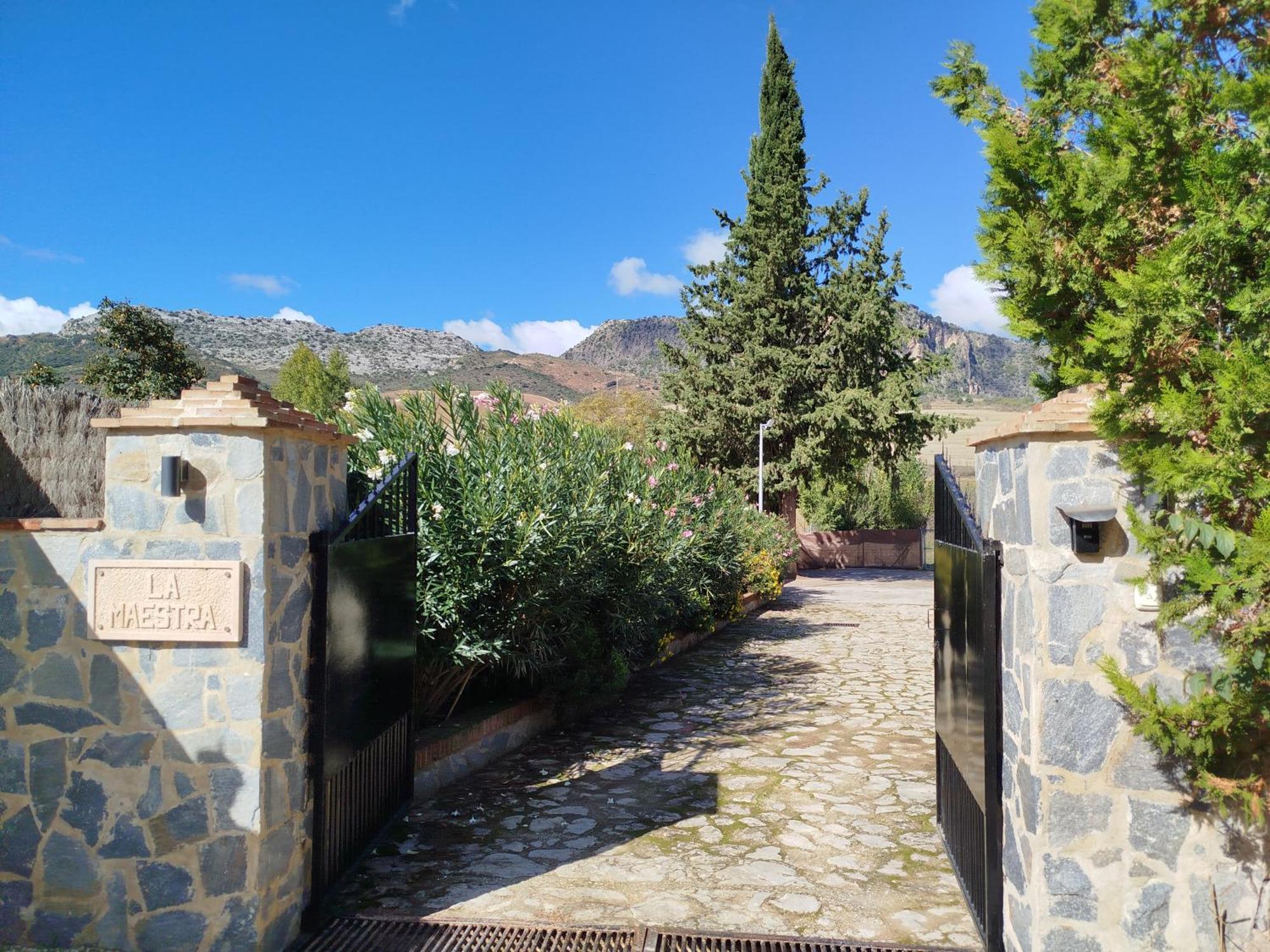 Casa Rural La Maestra Ronda Luaran gambar